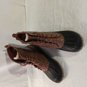 Yuu size 7M Women's Duck Boots